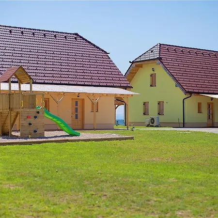 아파트 Tourist Farm Lovrec Jirsovci